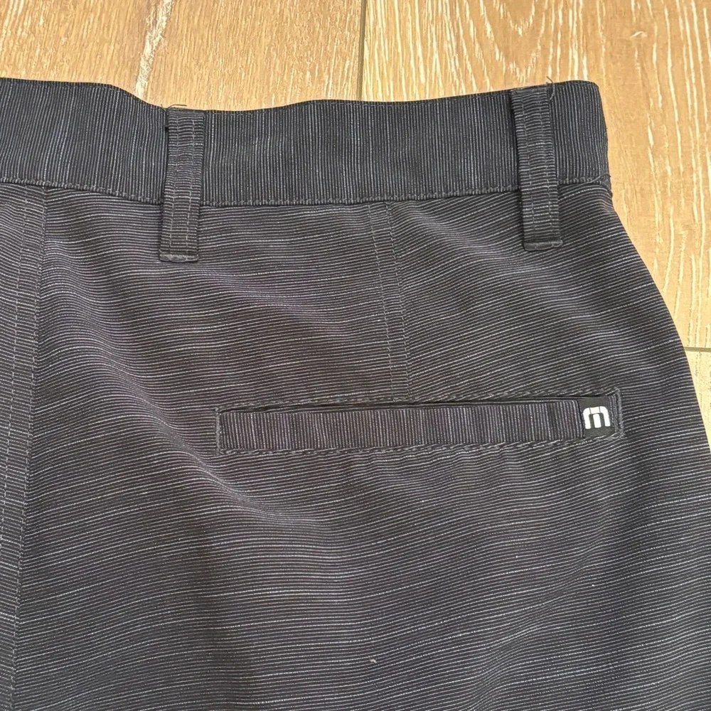 TravisMathew Men’s 30 Black Striped Hybrid Golf Shorts Performance